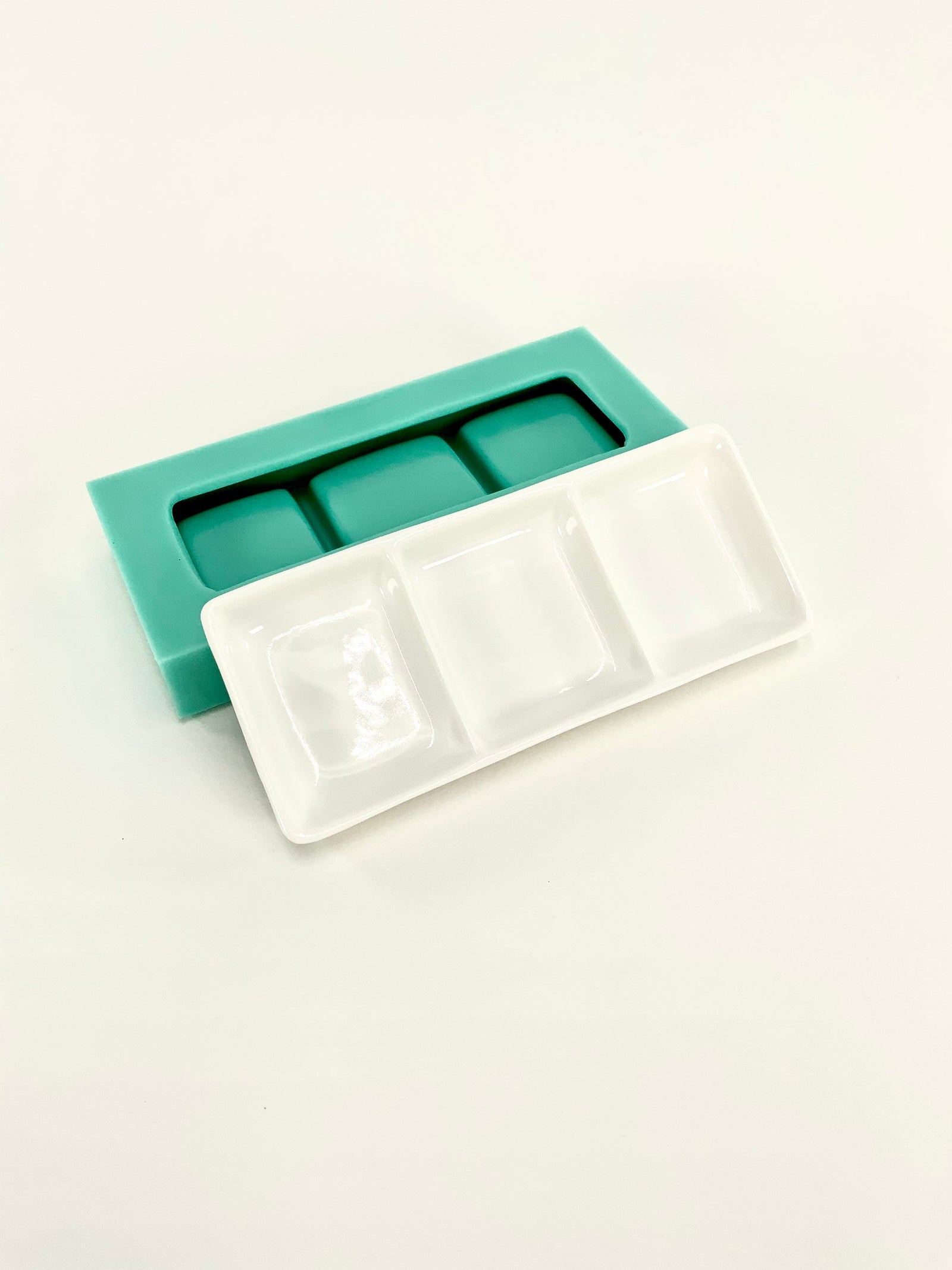 Organizer Dish with 2 Dividers Silicone Mold | 6" x 2.5" |