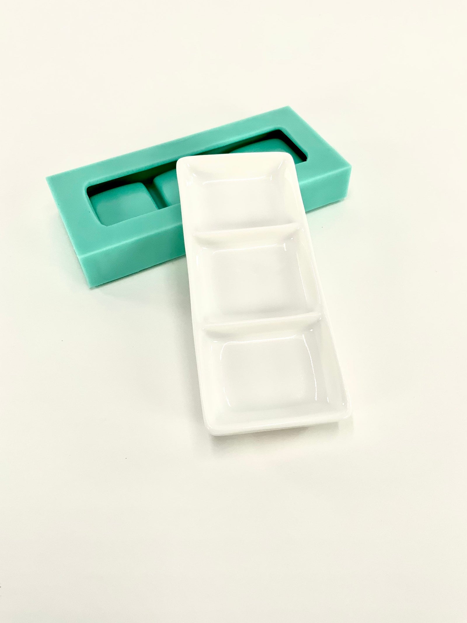 Organizer Dish with 2 Dividers Silicone Mold | 6" x 2.5" |