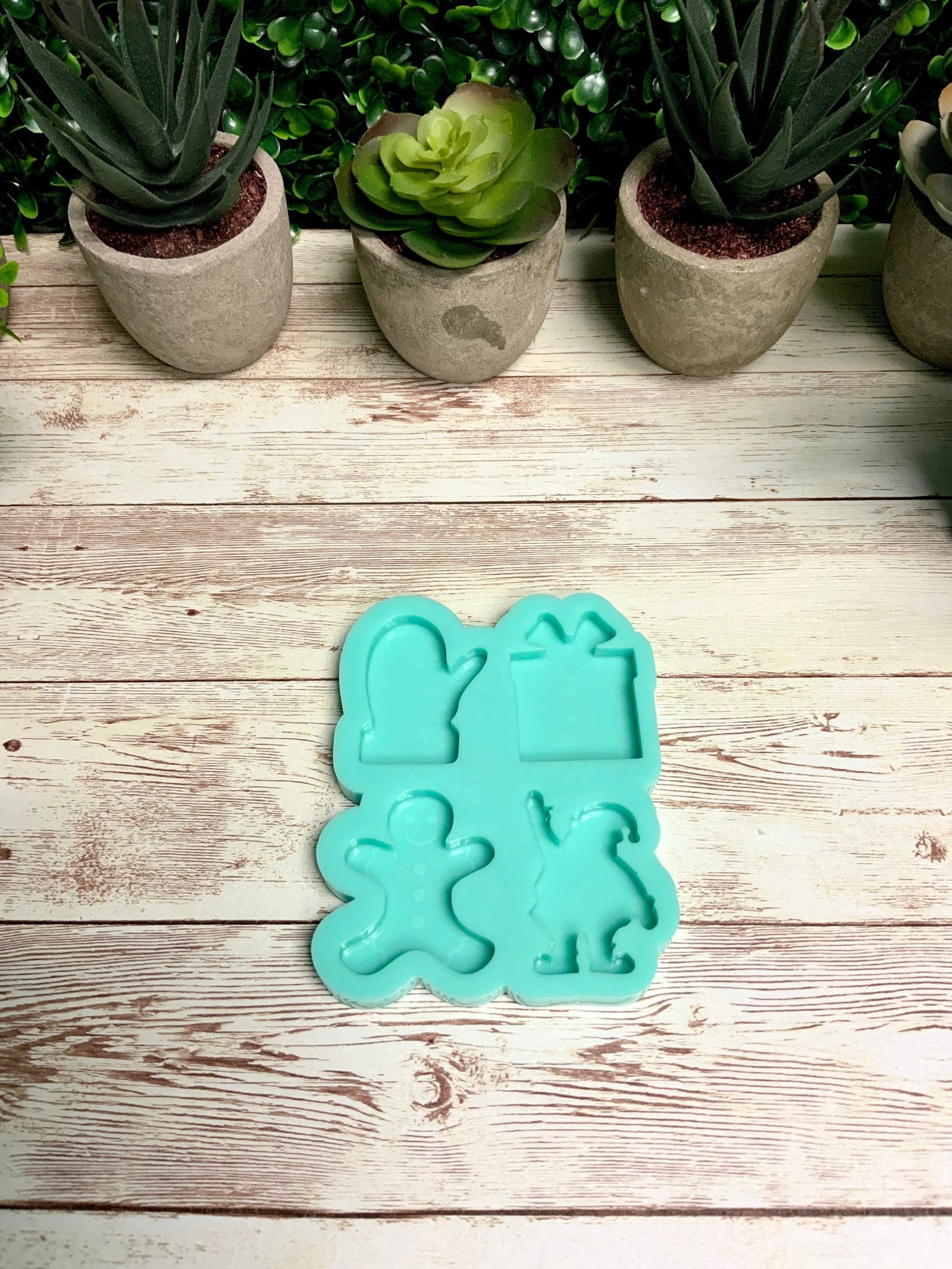 Christmas Mold | 1.75" Tall | Holiday Molds, Keychain Molds, Magnet Molds