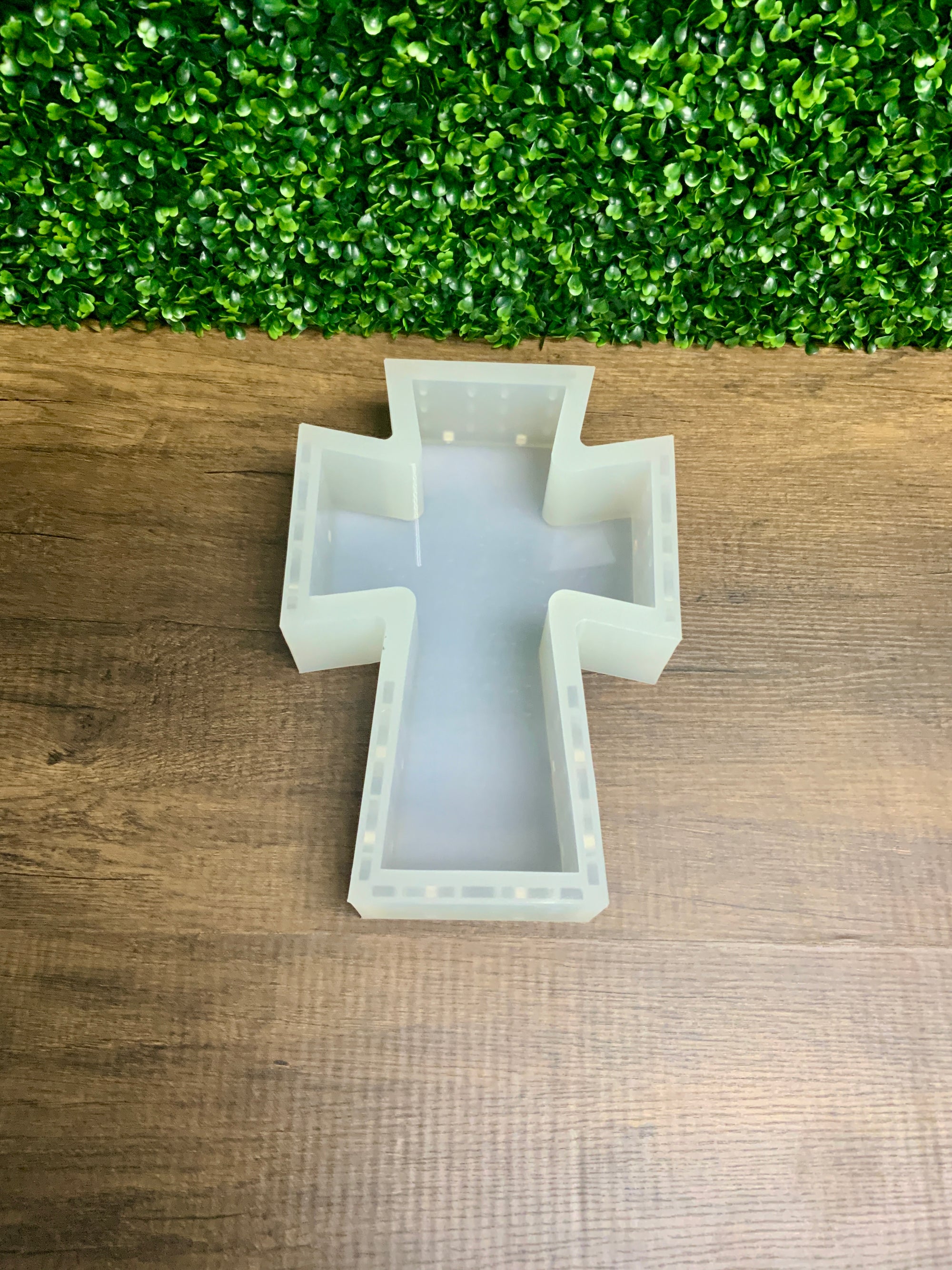 Cross Mold, Flared Cross Mold | 12"x 8"x 3" |