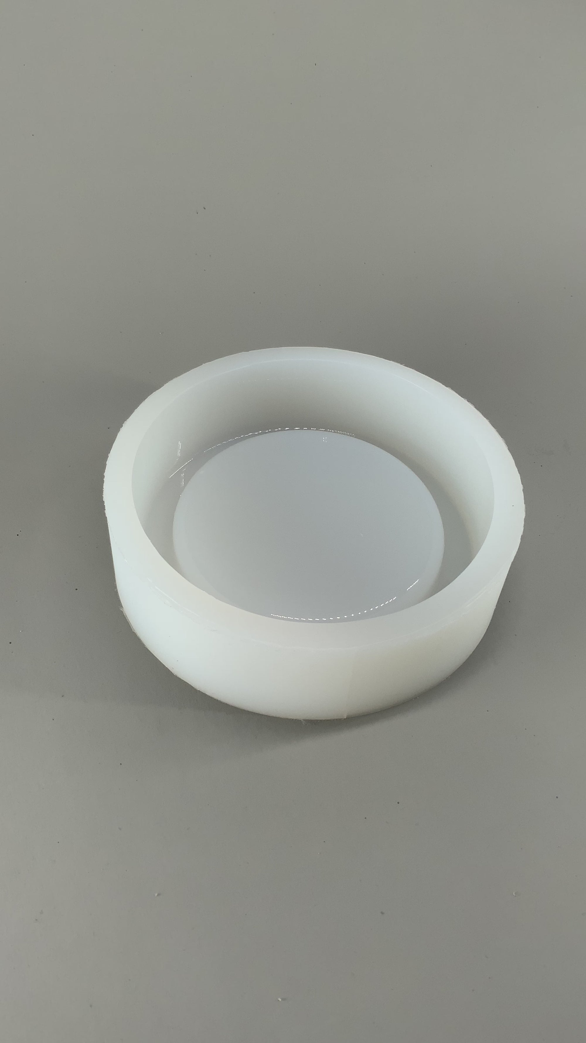 5” Deep Round Tray Mold