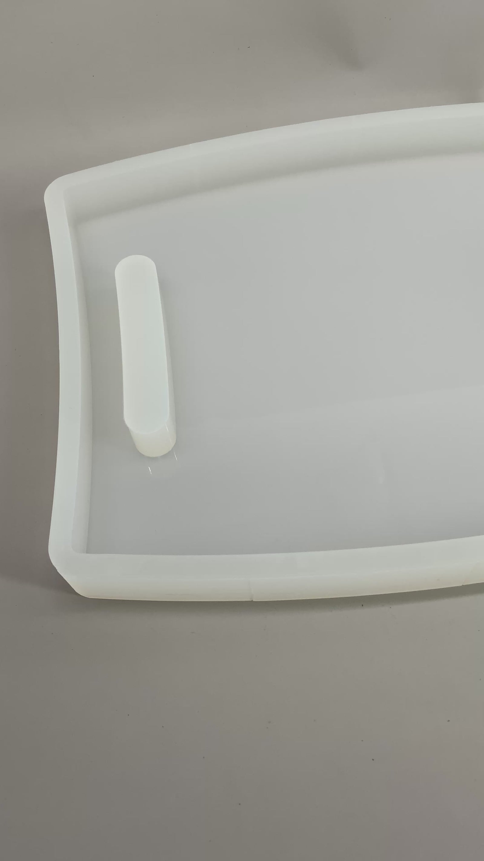 16"x 12"x 1.25" Chunky Bowed Rectangle Board Silicone Mold, Dual Handles