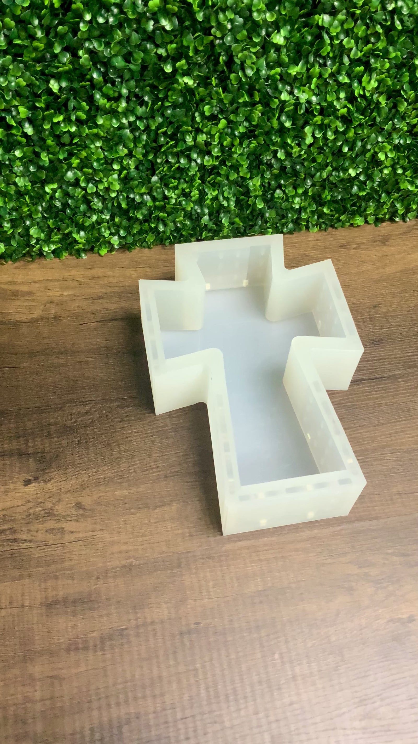 12”x8”x3” Deep Flared Cross Mold