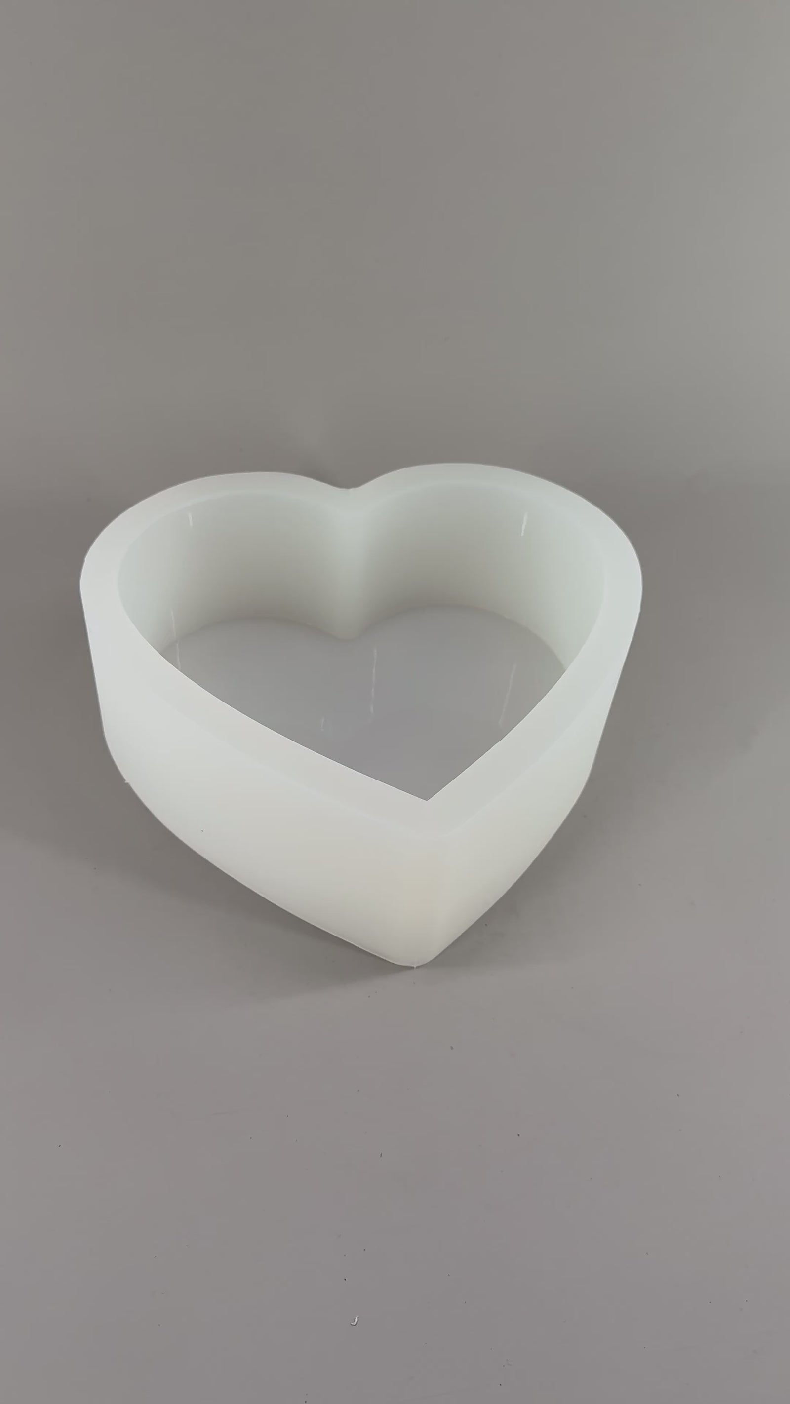 7” Deep Heart Silicone Mold