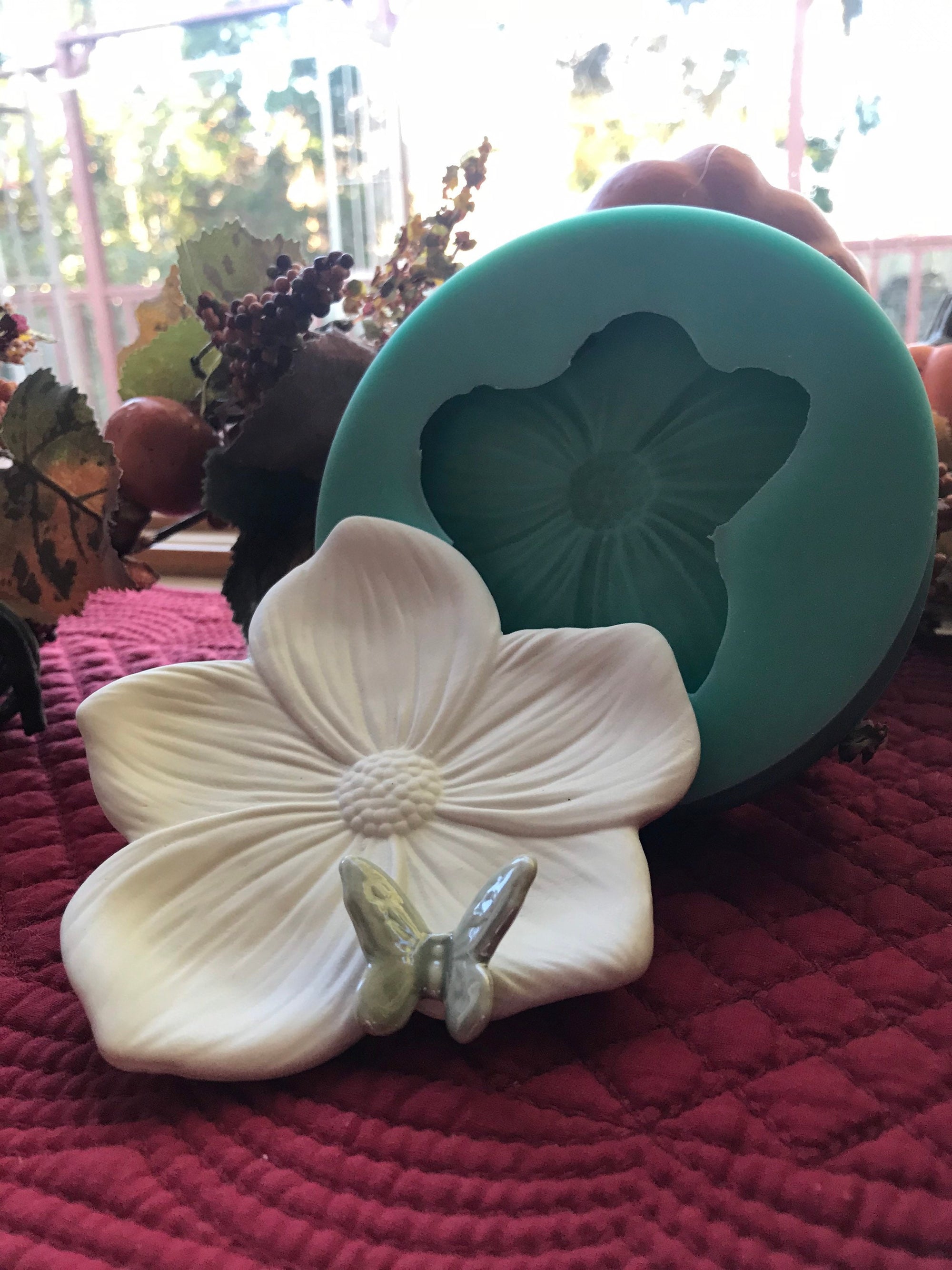 Flower Petal Dish with Butterfly Silicone Mold for Resin Crafting